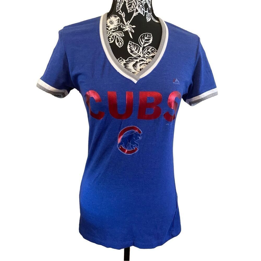 Majestic Chicago Cubs T Shirt Baseball Sports Athletic Sporty Athleisure